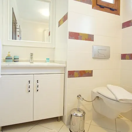 Private In A Beatiful Pine Forest And Walking Distance To Town Center *