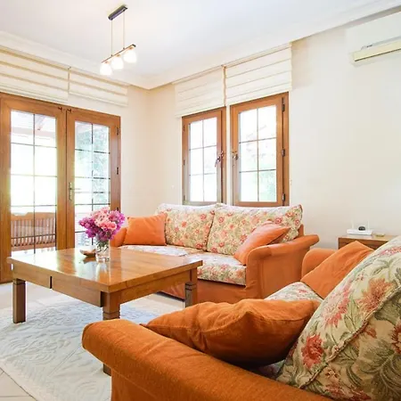 Villa Private In A Beatiful Pine Forest And Walking Distance To Town Center *