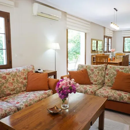 Private In A Beatiful Pine Forest And Walking Distance To Town Center *